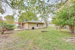 Baton Rouge Vacation Rental w/ Yard: 10 Mi to Lsu!