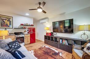 Cozy Montgomery Cottage w/ Porch, Near Lake Conroe