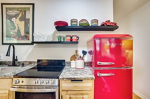 Cozy Montgomery Cottage w/ Porch, Near Lake Conroe