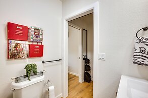 Cozy Montgomery Cottage w/ Porch, Near Lake Conroe