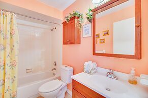 Sebastian Home w/ Screened Lanai: 8 Mi to Beach!