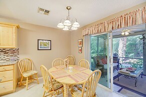 Sebastian Home w/ Screened Lanai: 8 Mi to Beach!