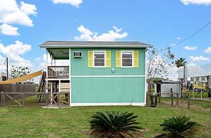 Amberjack 2 Bedroom Home by RedAwning