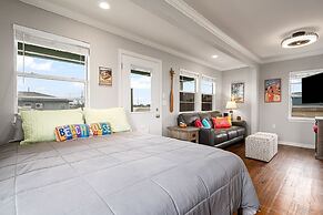 Amberjack 2 Bedroom Home by RedAwning