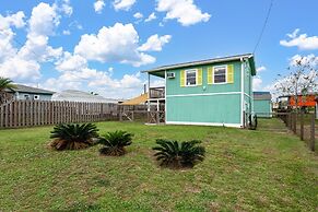 Amberjack 2 Bedroom Home by RedAwning