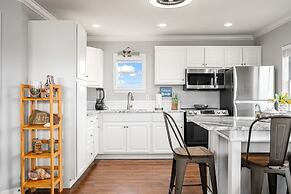 Amberjack 2 Bedroom Home by RedAwning