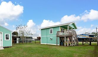 Amberjack 2 Bedroom Home by RedAwning