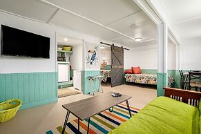 Amberjack 2 Bedroom Home by RedAwning