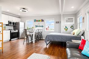 Amberjack 2 Bedroom Home by RedAwning