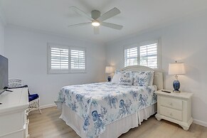 Pet-friendly Cape Coral Gem w/ Pool, 3 Mi to Beach