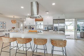 Pet-friendly Cape Coral Gem w/ Pool, 3 Mi to Beach