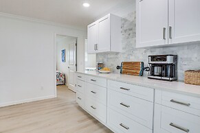 Pet-friendly Cape Coral Gem w/ Pool, 3 Mi to Beach