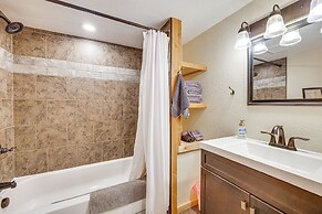 Pet-friendly Florissant Cabin w/ Fire Pit!