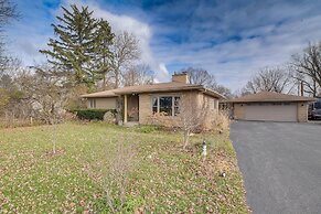 Cozy Lisle Home w/ Fenced Backyard: Pets Welcome!