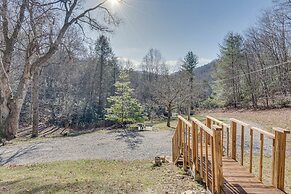 Lovely Smoky Mountain Cottage w/ Deck + Views!