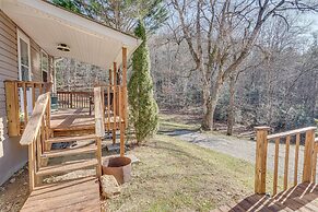 Lovely Smoky Mountain Cottage w/ Deck + Views!