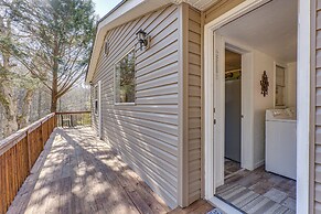Lovely Smoky Mountain Cottage w/ Deck + Views!