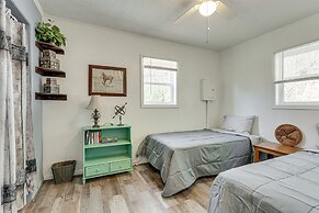 Lovely Smoky Mountain Cottage w/ Deck + Views!