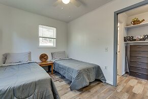 Lovely Smoky Mountain Cottage w/ Deck + Views!