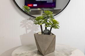 Palm Beach Sea View Apartment