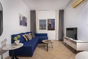 Palm Beach Sea View Apartment