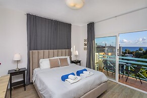 Palm Beach Sea View Apartment