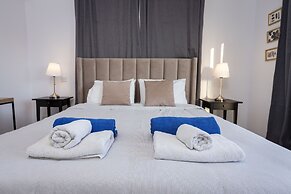 Palm Beach Sea View Apartment