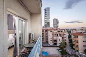 Palm Beach Sea View Apartment