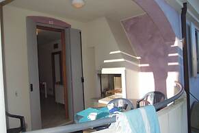 Modern Three Room Flat With Pool