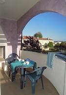 Cozy Apartment With Swimming Pool