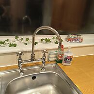 Private Entire House - 3 Bedrooms, Garden, Parking