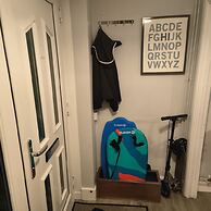 Private Entire House - 3 Bedrooms, Garden, Parking