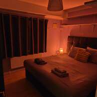 Private Entire House - 3 Bedrooms, Garden, Parking