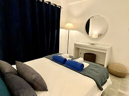 White Arches No.2 Sea View Apartment