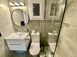 White Arches No.2 Sea View Apartment