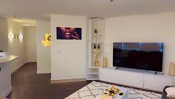 LUXURY DOWNTOWN CONDO TWO BEDROOM