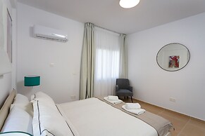 Kanika Seabreeze Apartment