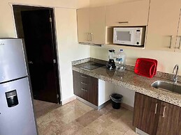 Luxurious Condo Studio 5 Minutes Beach