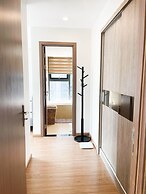 Luna's House Luxury Apartment at Vinhomes Metropolis
