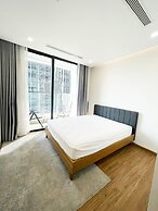 Luna's House Luxury Apartment at Vinhomes Metropolis