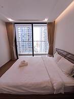 Luna's House Luxury Apartment at Vinhomes Metropolis