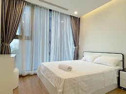 Luna's House Luxury Apartment at Vinhomes Metropolis