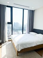 Luna's House Luxury Apartment at Vinhomes Metropolis