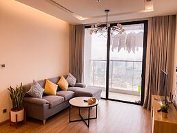 Luna's House Luxury Apartment at Vinhomes Metropolis
