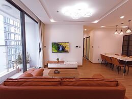 Luna's House Luxury Apartment at Vinhomes Metropolis