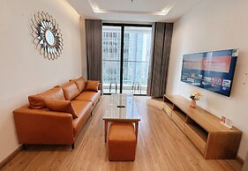 Luna's House Luxury Apartment at Vinhomes Metropolis