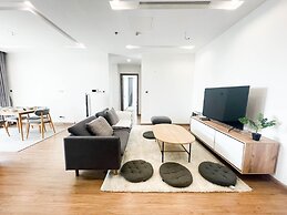 Luna's House Luxury Apartment at Vinhomes Metropolis