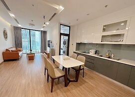 Luna's House Luxury Apartment at Vinhomes Metropolis