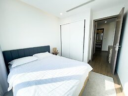 Luna's House Luxury Apartment at Vinhomes Metropolis