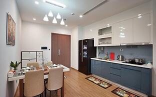 Luna's House Luxury Apartment at Vinhomes Metropolis